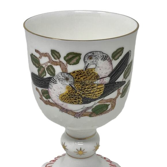 Royal Doulton 2 Turtle Doves Porcelain Goblet 12 Days of Christmas Bone China - Picture 2 of 8